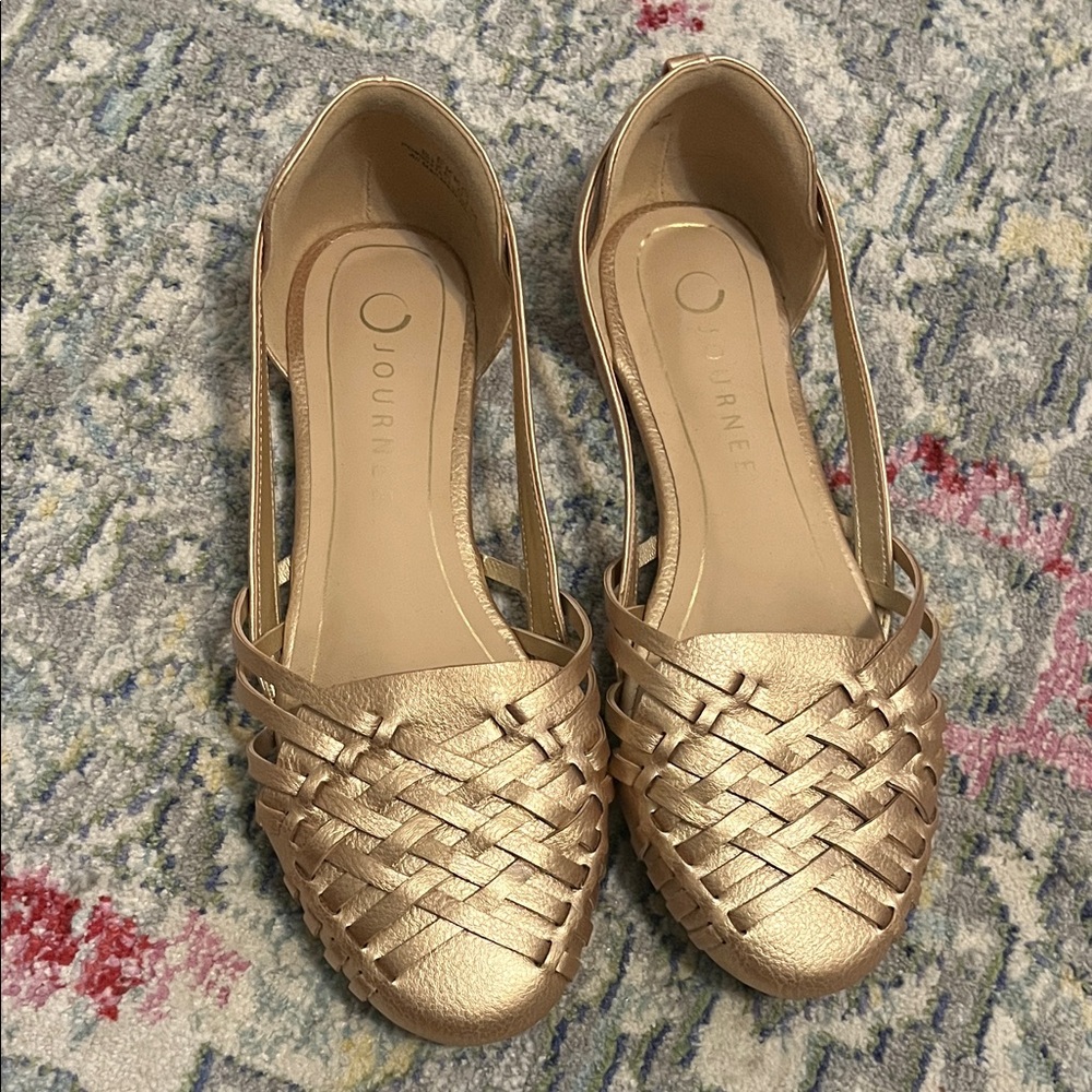 Journee Collection Women's Metallic Woven Flats